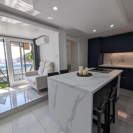 T2 Cabine, En Bord De Mer, Wifi Et Climatisation